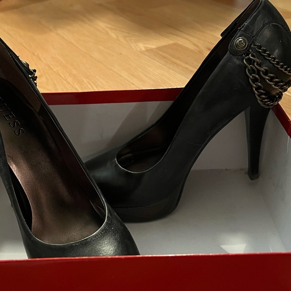 Black Leather Guess Heels with Chain Detail - Picture 5 of 16